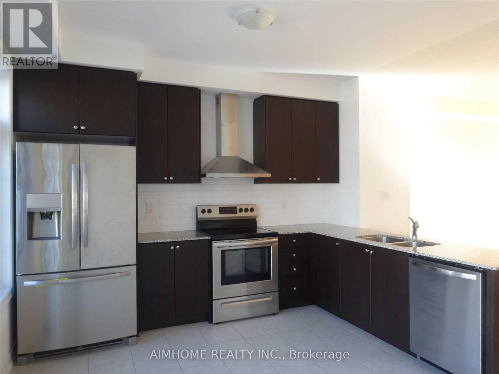 290 King Road, Richmond Hill, Ontario  L4E 1H3 - Photo 4 - N13090434