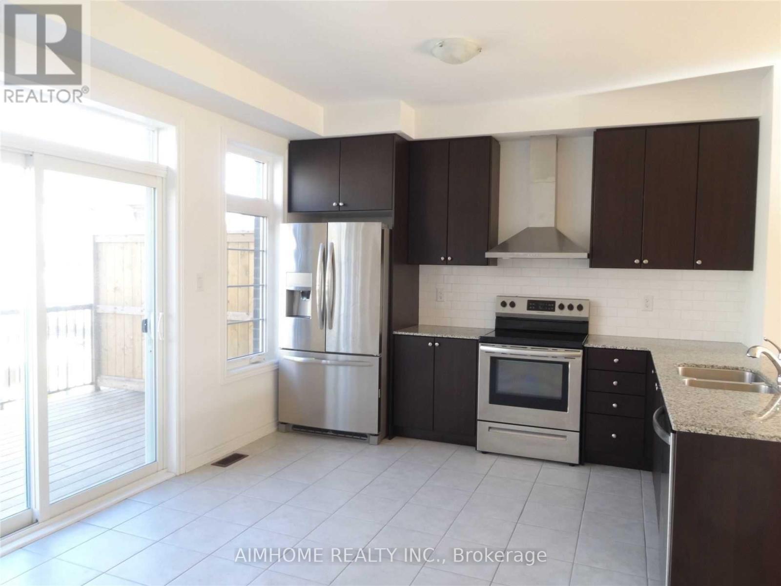 290 King Road, Richmond Hill, Ontario  L4E 1H3 - Photo 5 - N13090434