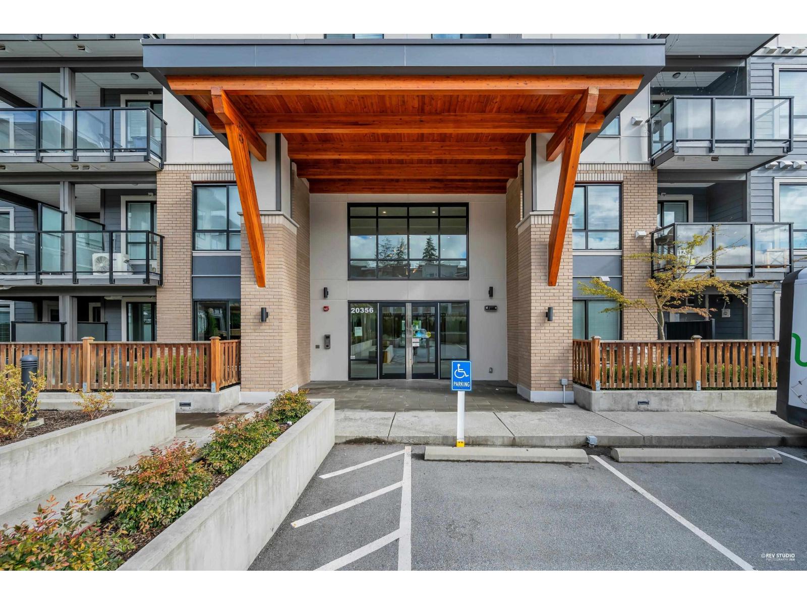 402 20356 72b Avenue, Langley, British Columbia  V2Y 4J9 - Photo 1 - R3120178