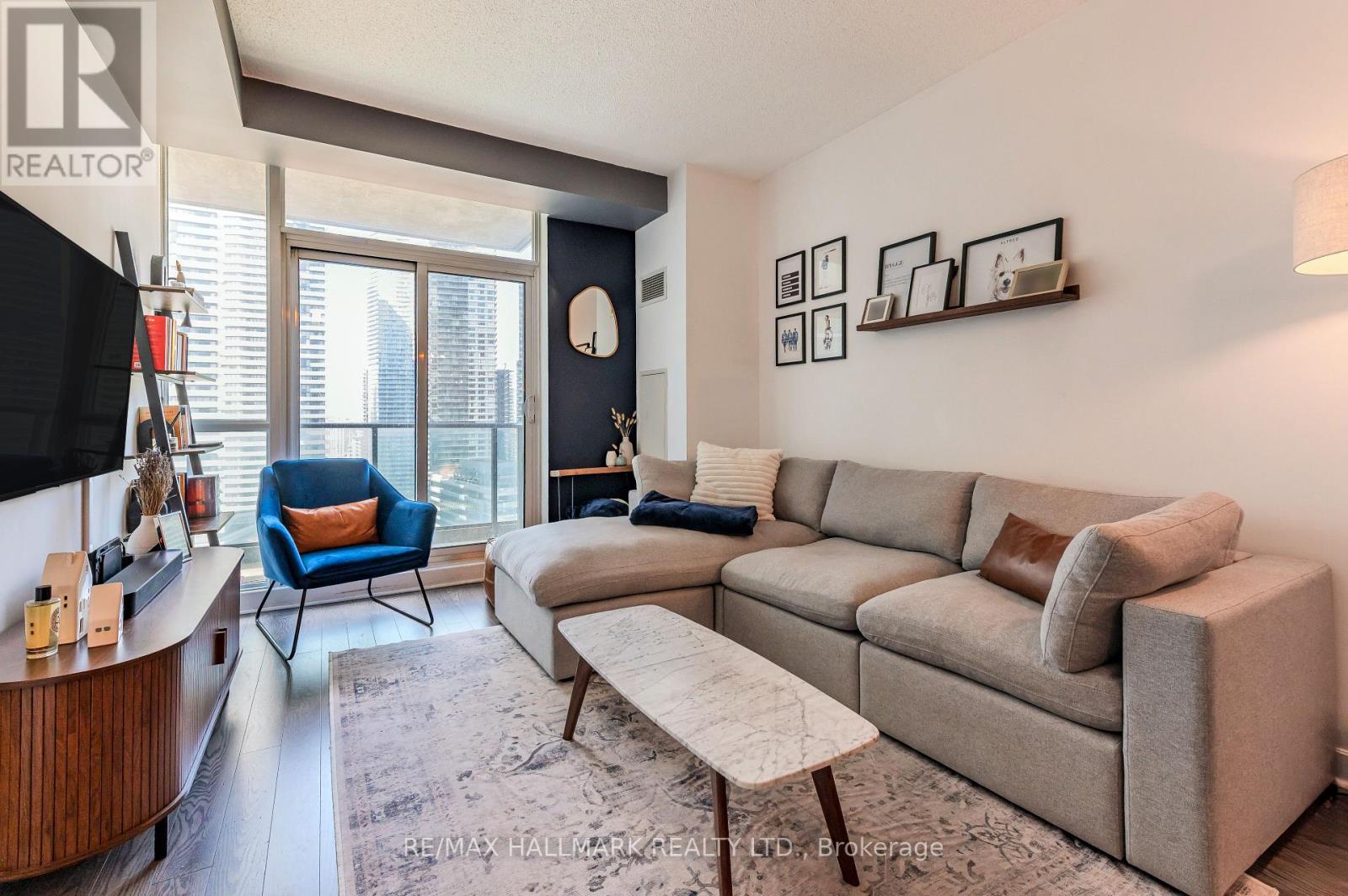 2211 - 18 Harbour Street, Toronto, Ontario  M6J 2Z6 - Photo 2 - C13027698