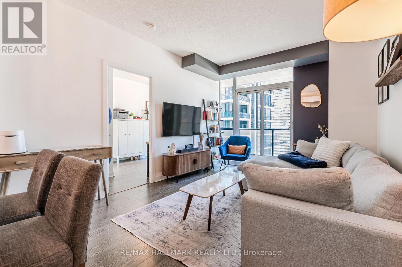 2211 - 18 HARBOUR STREET, Toronto, Ontario
