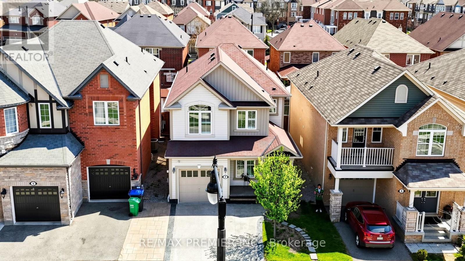 7 Stemford Road, Brampton, Ontario  L7A 0S5 - Photo 2 - W13090288