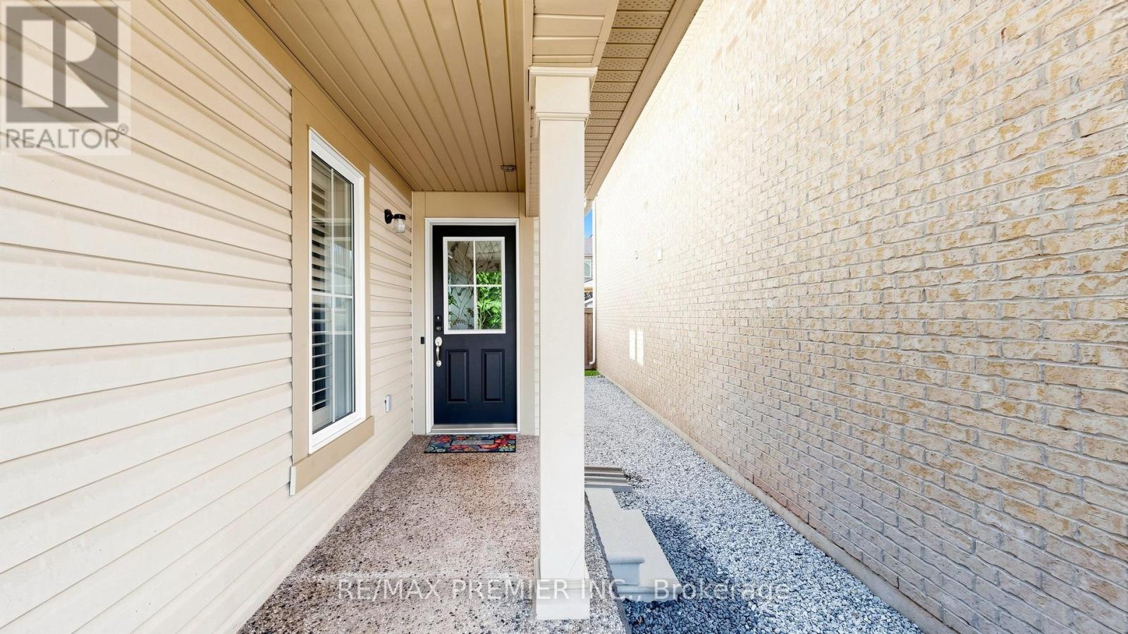 7 Stemford Road, Brampton, Ontario  L7A 0S5 - Photo 4 - W13090288