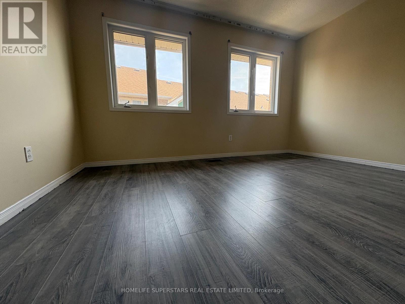 25 Shining Star Crescent, Toronto, Ontario  M6M 5L6 - Photo 6 - W13090322
