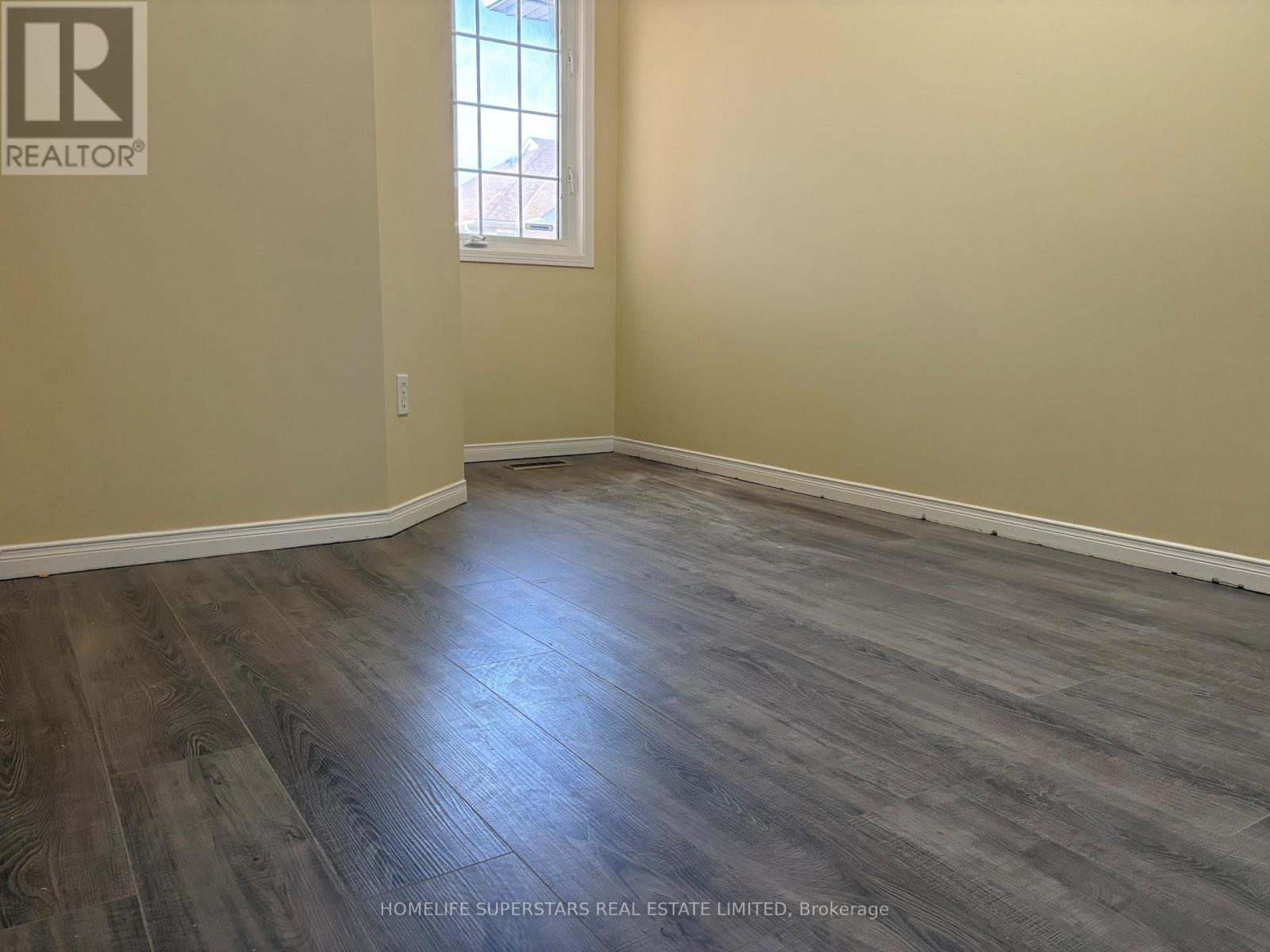 25 Shining Star Crescent, Toronto, Ontario  M6M 5L6 - Photo 8 - W13090322
