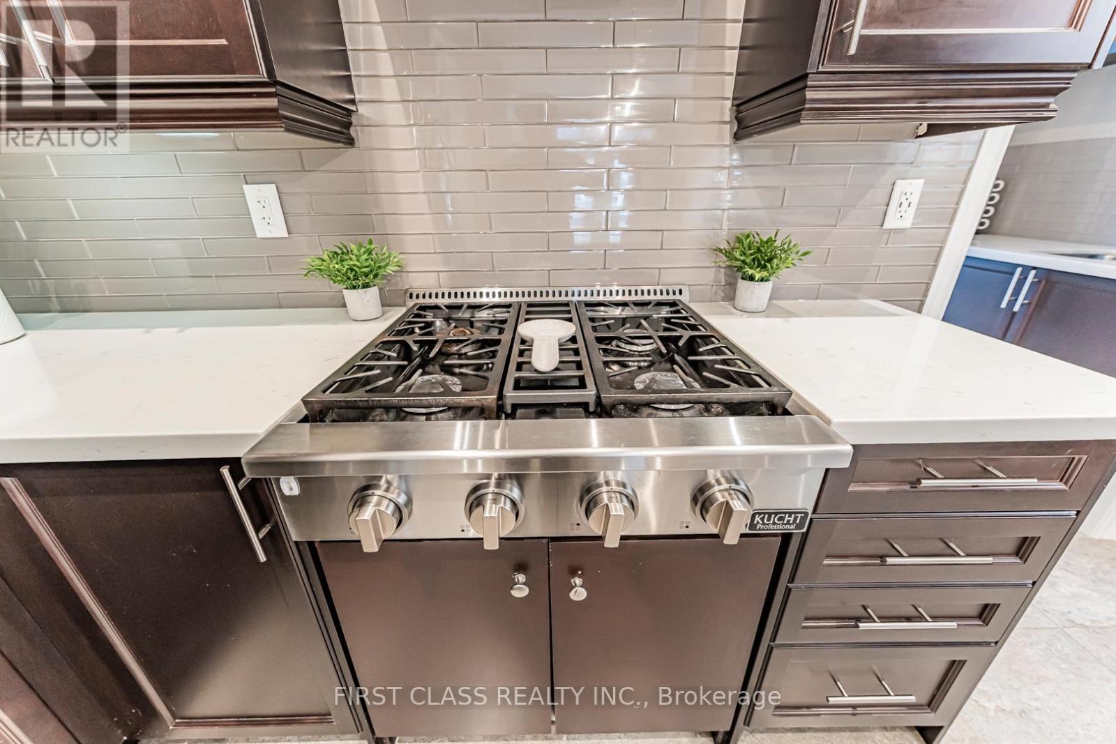 549 Daniel Clarke Way, Oakville, Ontario  L6M 0N9 - Photo 23 - W13090384