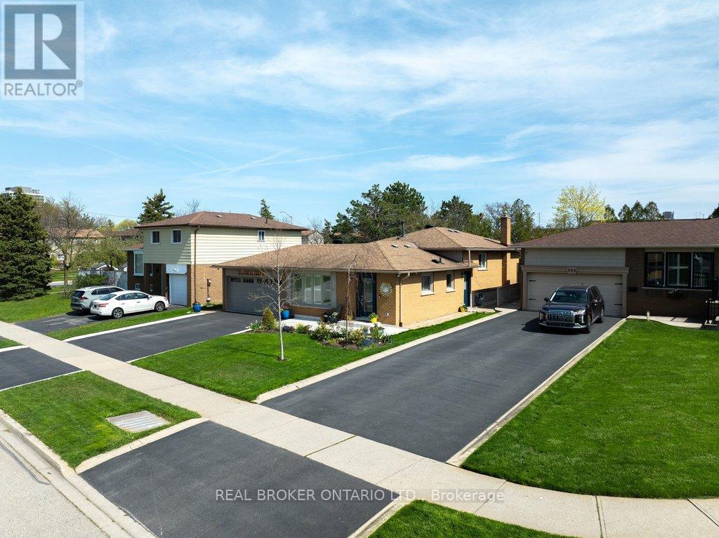 272 Oriole Court, Milton, Ontario  L9T 3R4 - Photo 3 - W13090386