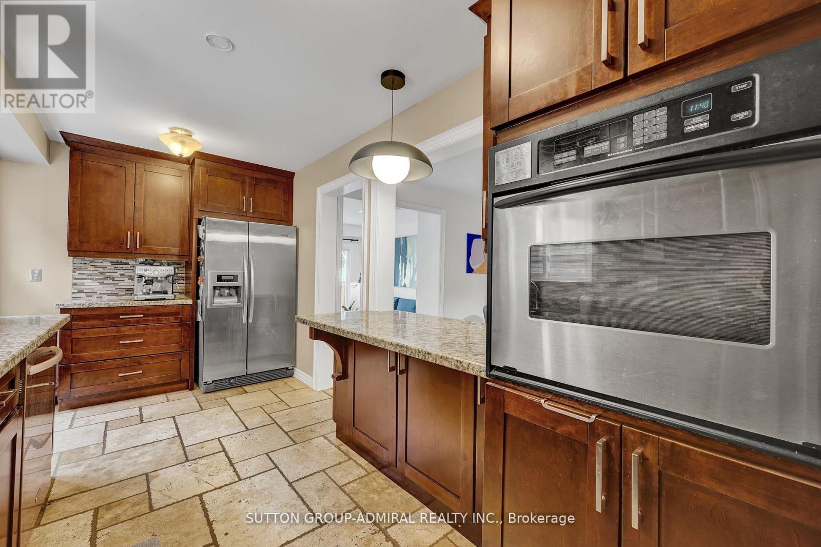 52 Garden Avenue, Brampton, Ontario  L6X 1M6 - Photo 14 - W13090496