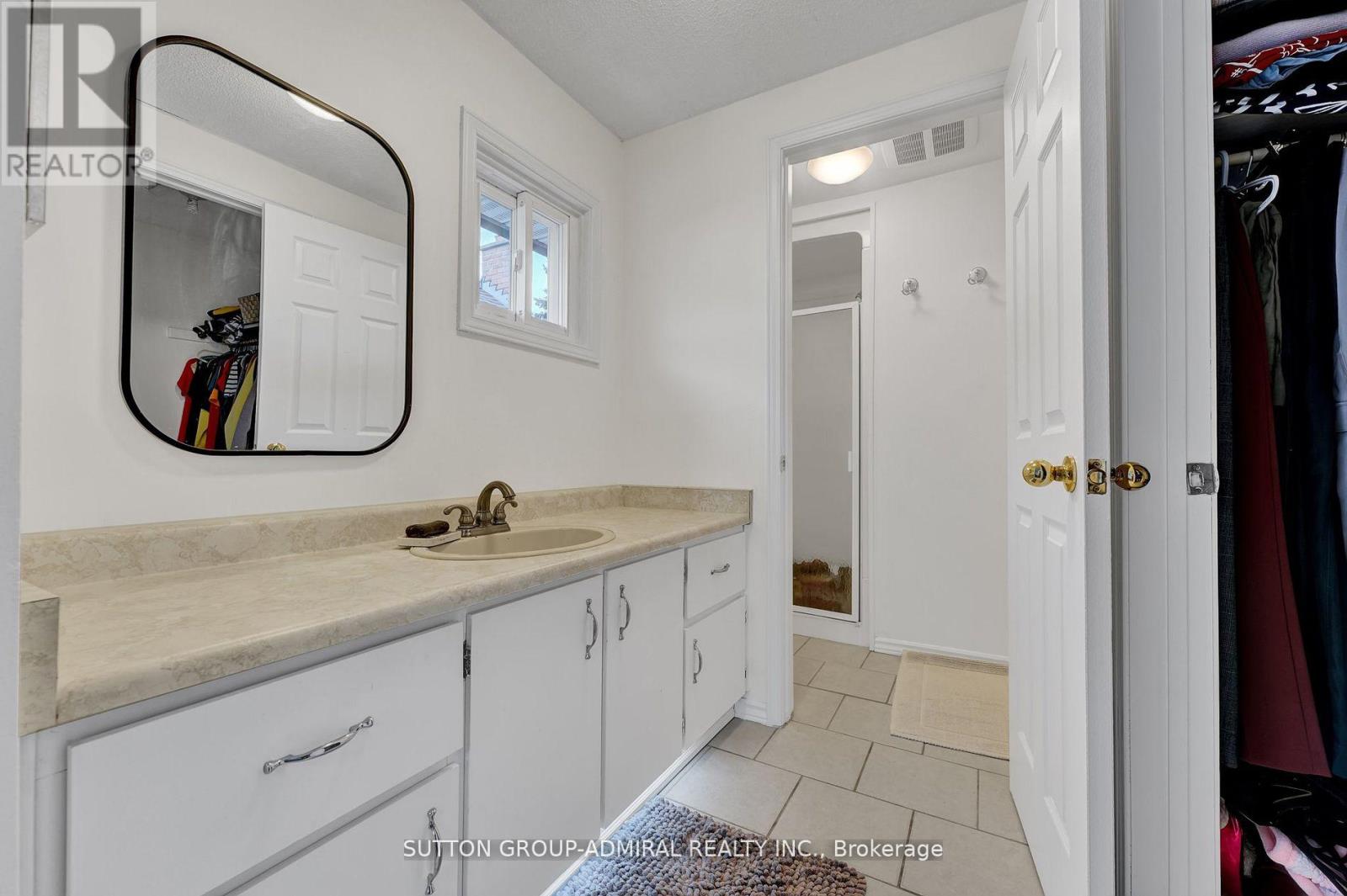 52 Garden Avenue, Brampton, Ontario  L6X 1M6 - Photo 35 - W13090496
