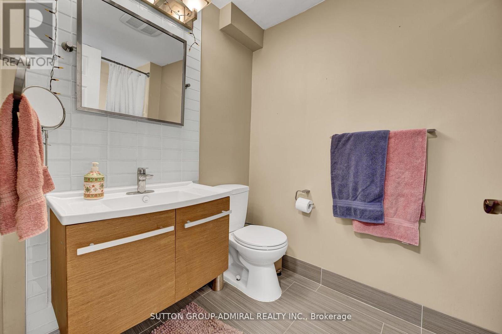 52 Garden Avenue, Brampton, Ontario  L6X 1M6 - Photo 36 - W13090496