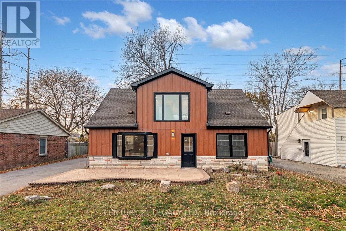 2027 Churchill Avenue, Burlington, Ontario  L7R 3T8 - Photo 1 - W13090498