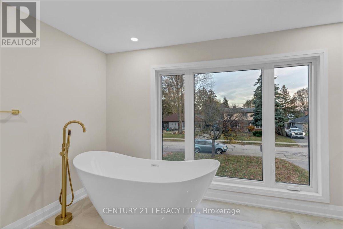 2027 Churchill Avenue, Burlington, Ontario  L7R 3T8 - Photo 21 - W13090498