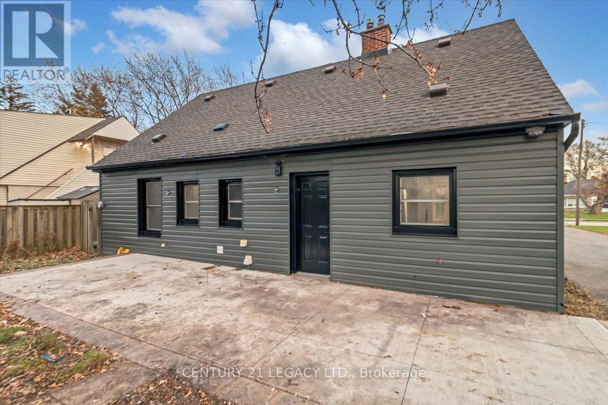 2027 Churchill Avenue, Burlington, Ontario  L7R 3T8 - Photo 24 - W13090498