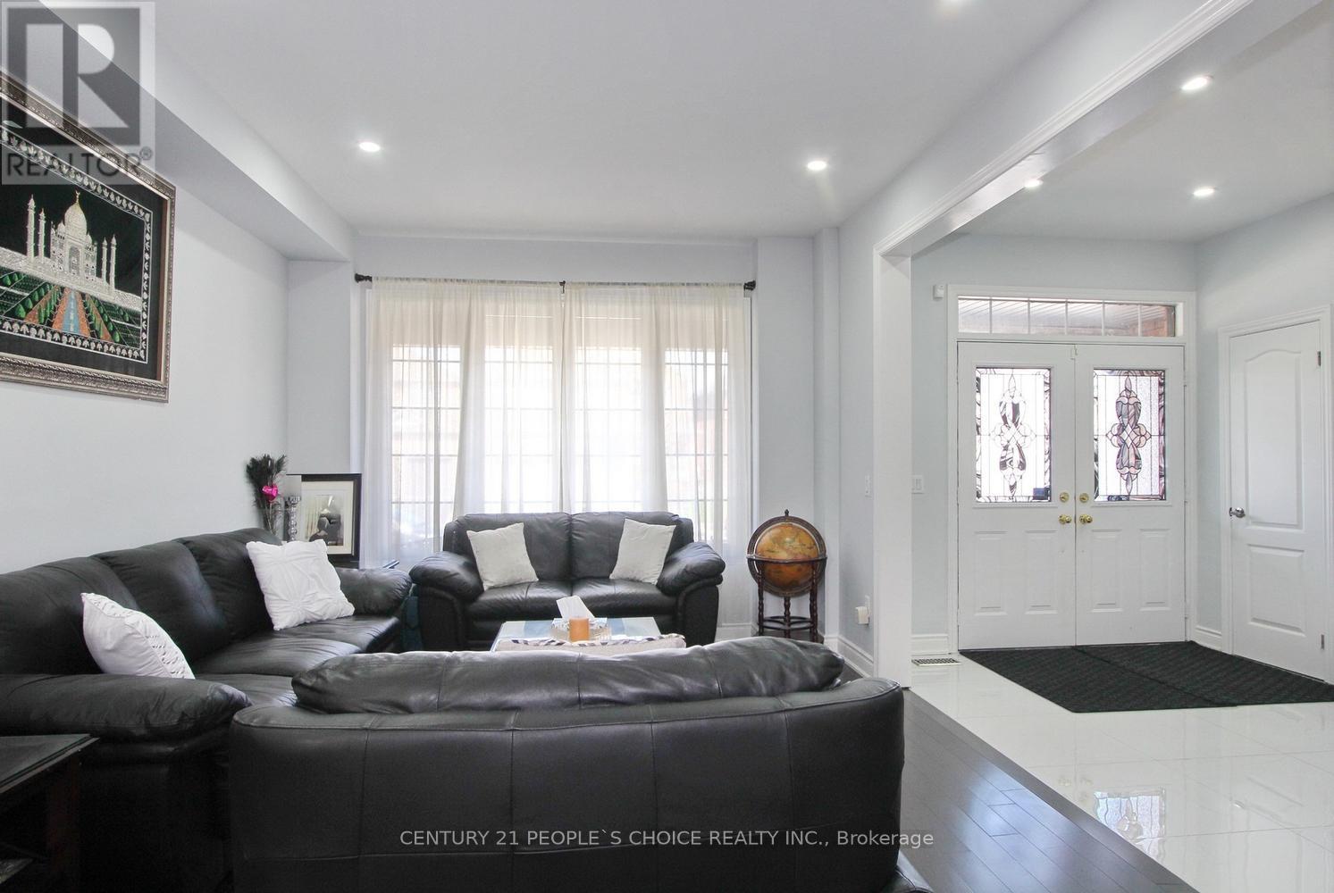 58 Brunetta Way, Brampton, Ontario  L6P 1M9 - Photo 7 - W13090508