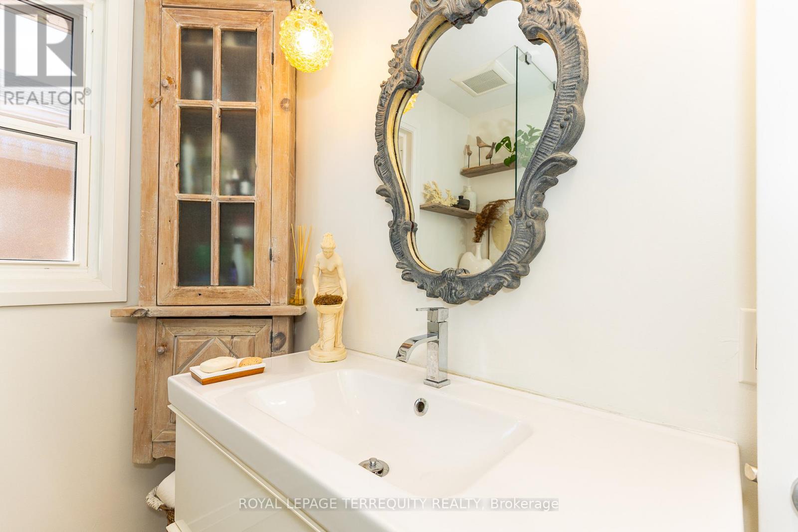 256 Renforth Drive, Toronto, Ontario  M9C 2K9 - Photo 19 - W13090510