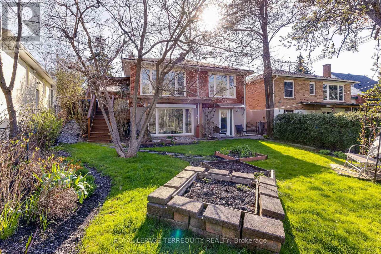 256 Renforth Drive, Toronto, Ontario  M9C 2K9 - Photo 43 - W13090510