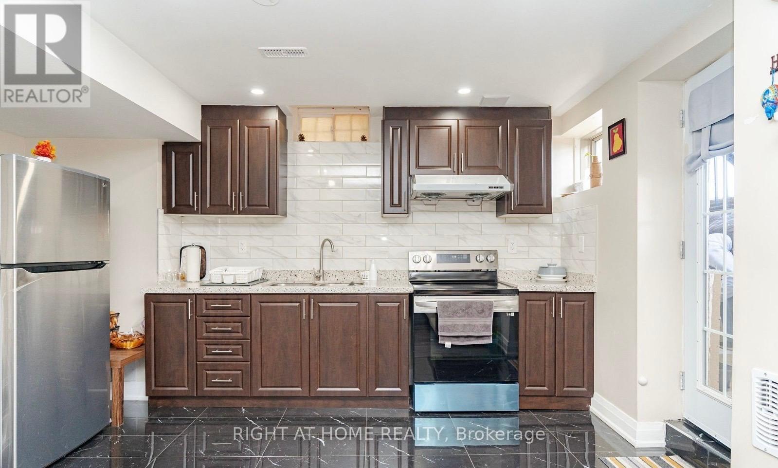 16 Action Drive, Brampton, Ontario  L7A 4X8 - Photo 28 - W13090548