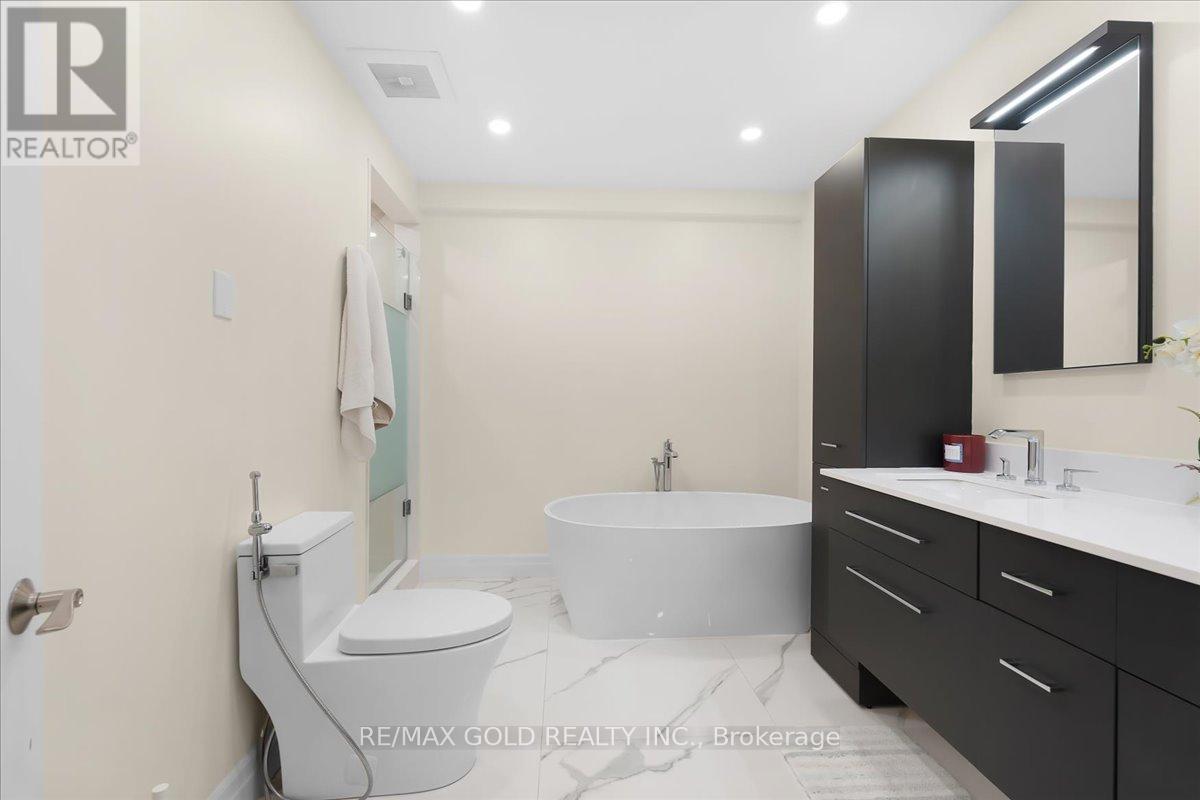 993 Porcupine Avenue, Mississauga, Ontario  L5H 3K6 - Photo 23 - W13090566