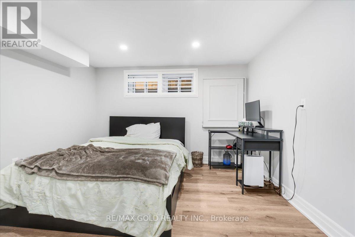 993 Porcupine Avenue, Mississauga, Ontario  L5H 3K6 - Photo 29 - W13090566