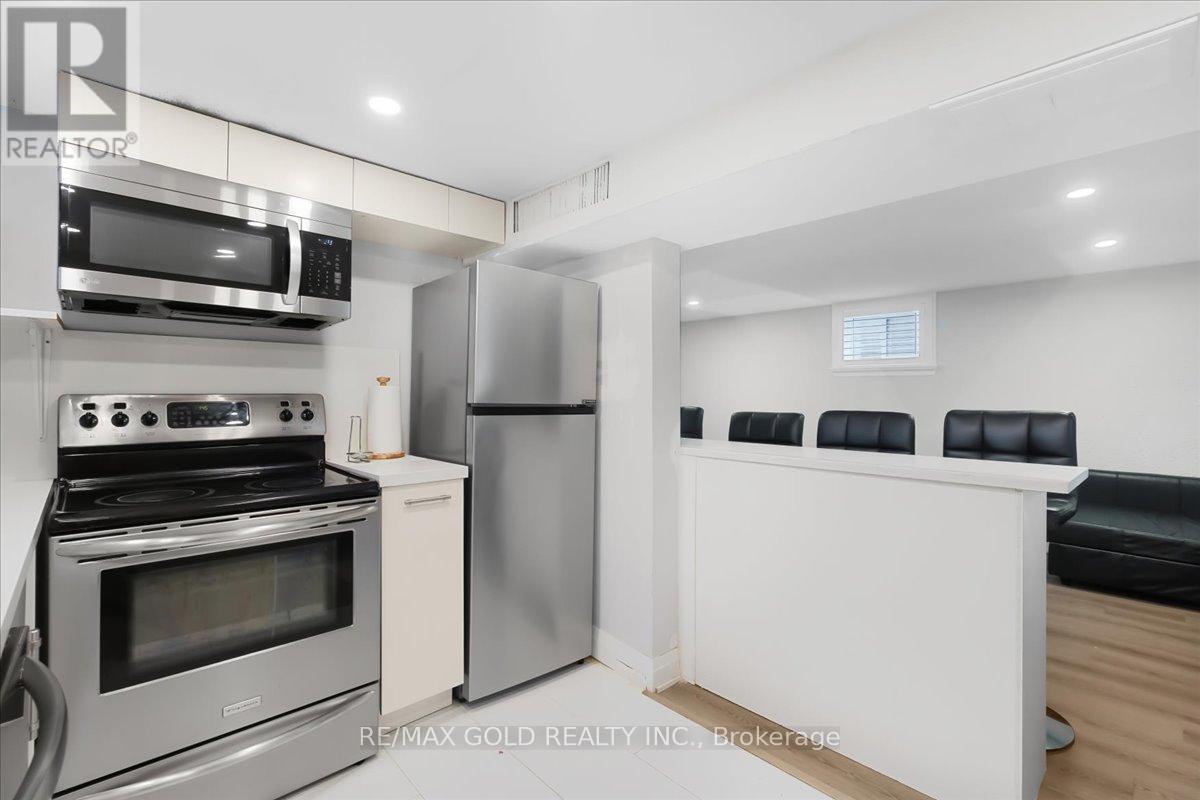 993 Porcupine Avenue, Mississauga, Ontario  L5H 3K6 - Photo 36 - W13090566