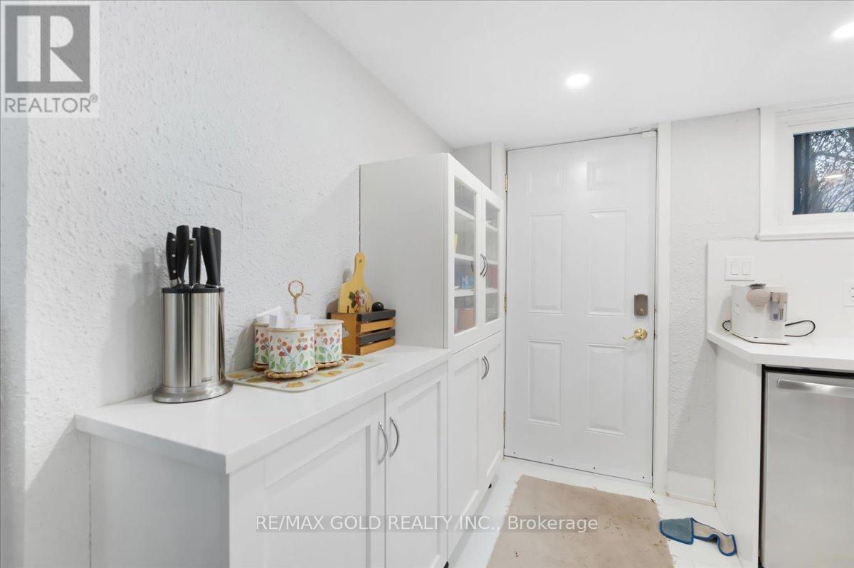 993 Porcupine Avenue, Mississauga, Ontario  L5H 3K6 - Photo 37 - W13090566
