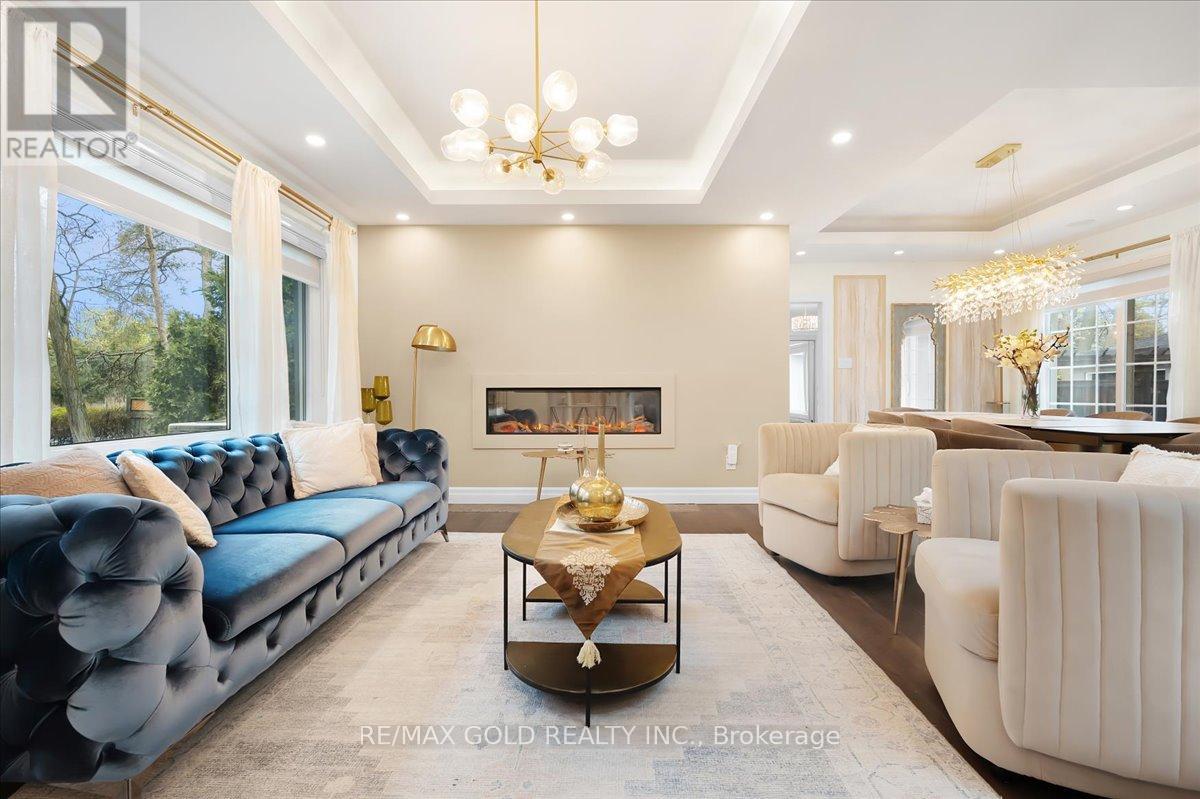 993 Porcupine Avenue, Mississauga, Ontario  L5H 3K6 - Photo 5 - W13090566