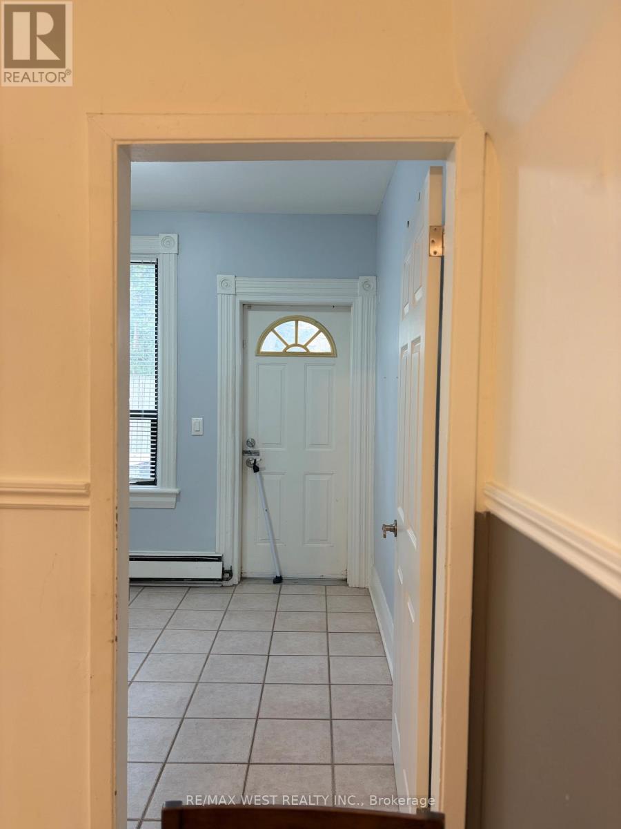 Main/bsmt - 108 Springhurst Avenue, Toronto, Ontario  M6K 1C1 - Photo 15 - W13090572