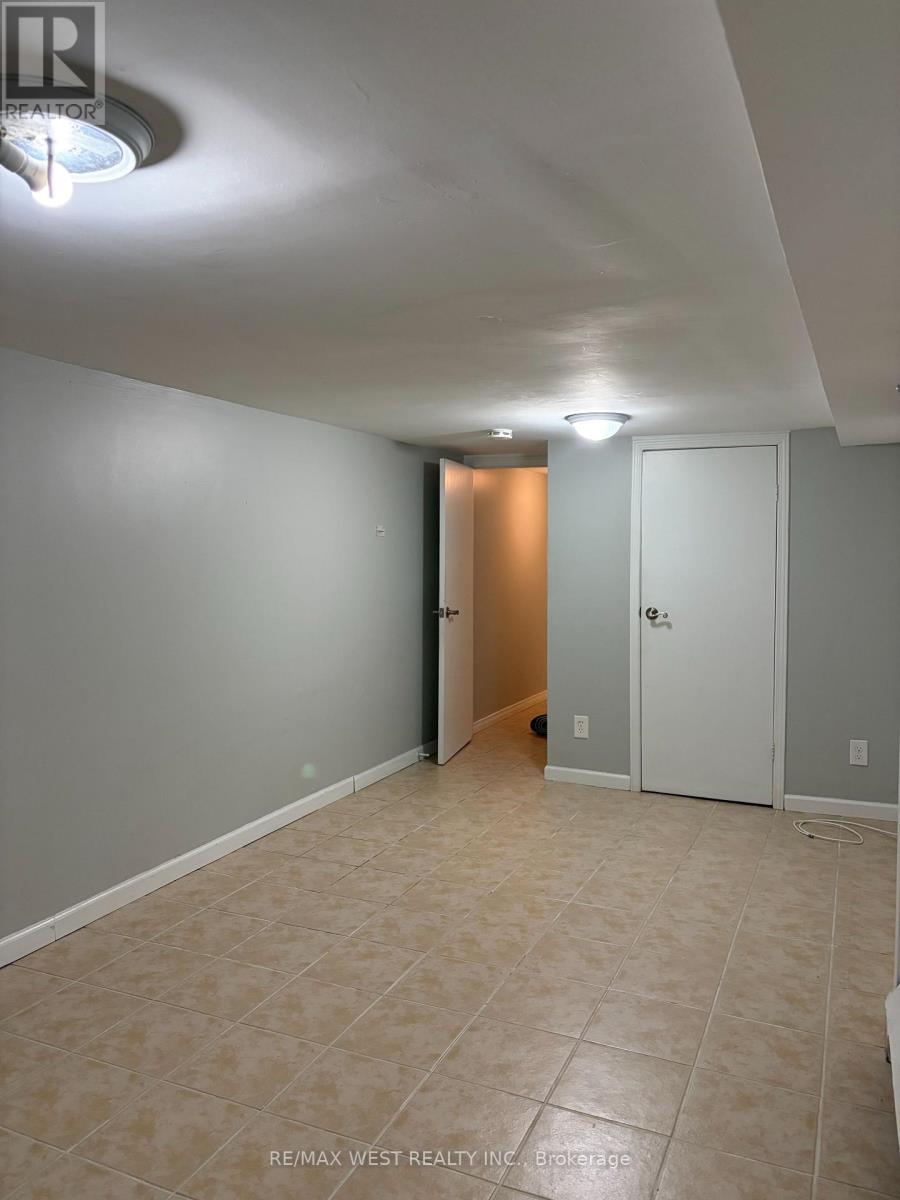 Main/bsmt - 108 Springhurst Avenue, Toronto, Ontario  M6K 1C1 - Photo 27 - W13090572