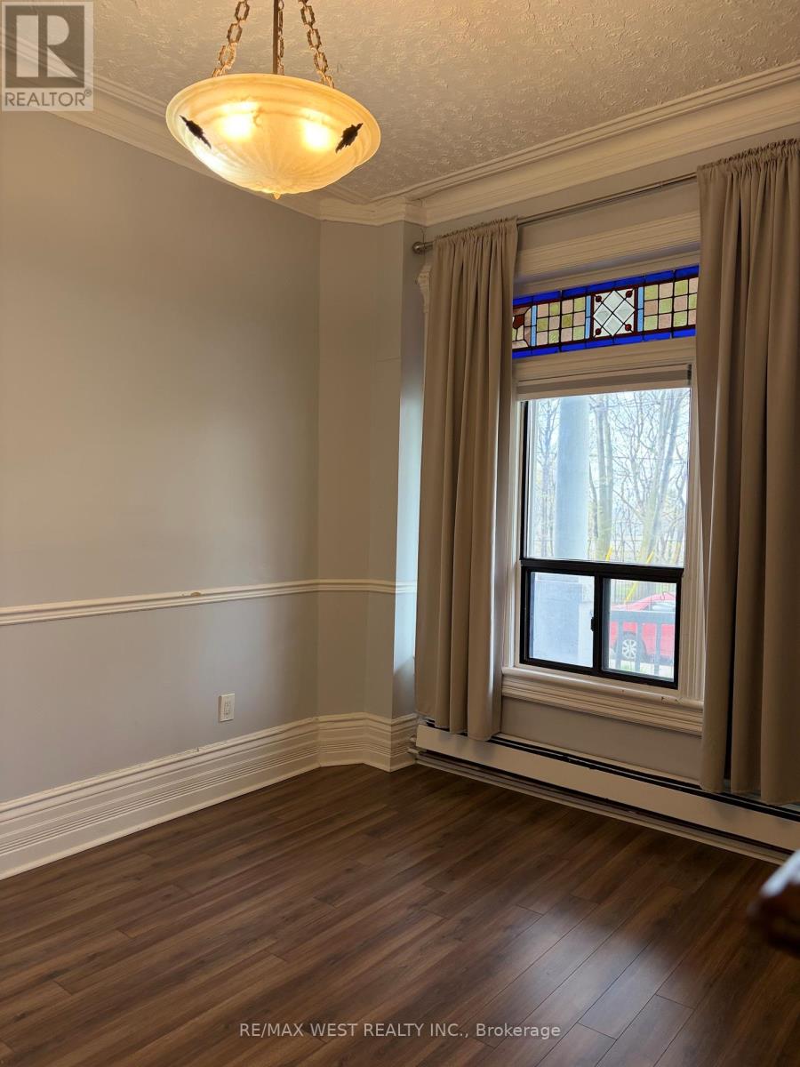 Main/bsmt - 108 Springhurst Avenue, Toronto, Ontario  M6K 1C1 - Photo 7 - W13090572