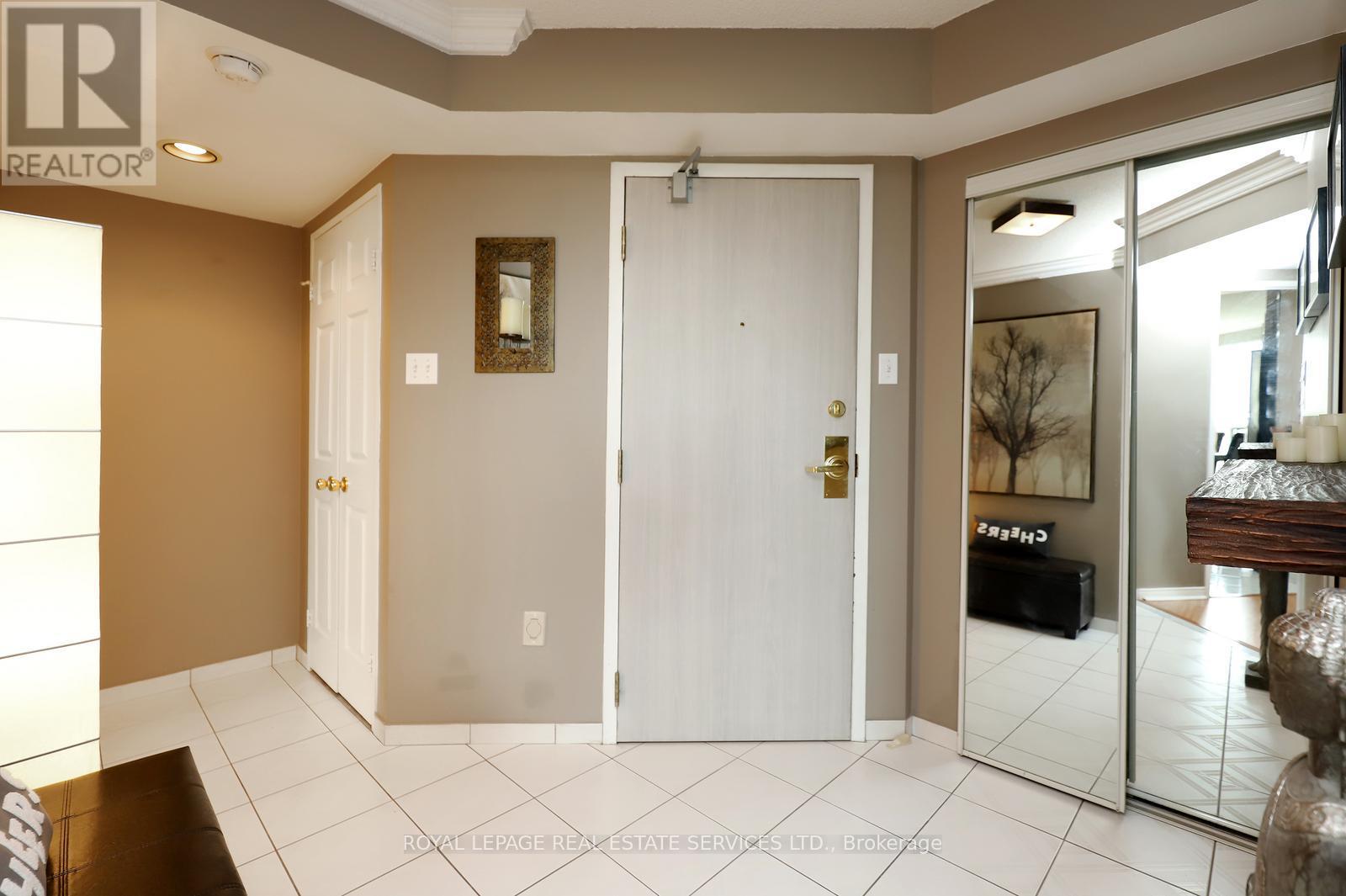 1504 - 2177 Burnhamthorpe Road W, Mississauga, Ontario  L5L 5P9 - Photo 2 - W13090576