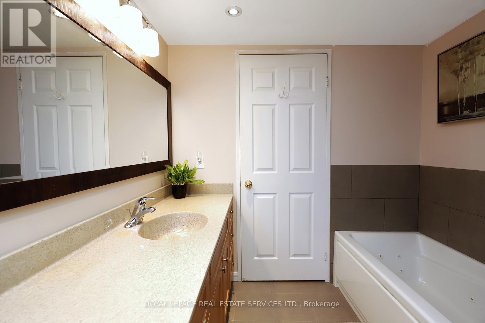 1504 - 2177 Burnhamthorpe Road W, Mississauga, Ontario  L5L 5P9 - Photo 22 - W13090576