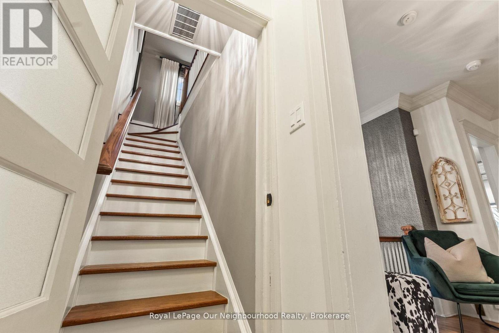 305 Trent Street W, Whitby, Ontario  L1N 1M3 - Photo 33 - E13090664