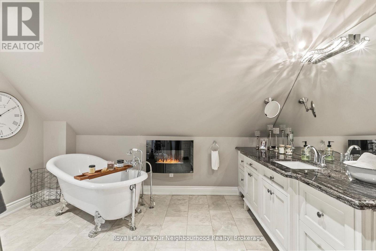 305 Trent Street W, Whitby, Ontario  L1N 1M3 - Photo 39 - E13090664