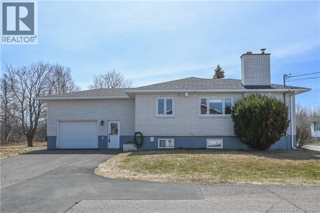 142 4e Street, Shippagan, New Brunswick  E8S 2J8 - Photo 2 - NB131959