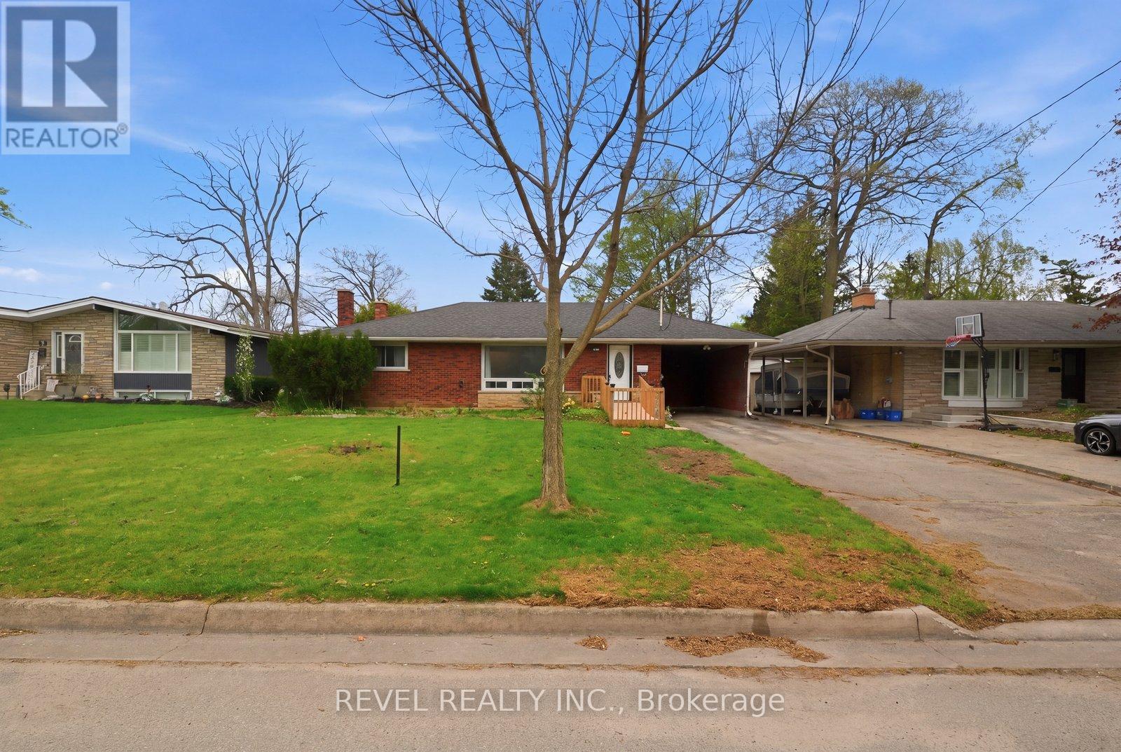 29 Pusey Boulevard, Brantford, Ontario  N3R 2S1 - Photo 2 - X13090176