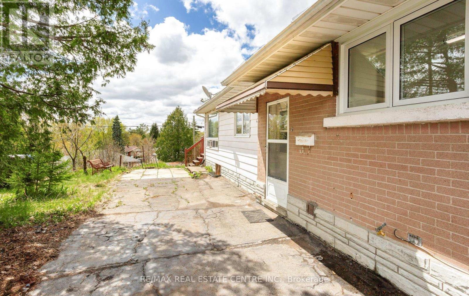 50 Dumbarton Street, Guelph, Ontario  N1E 3T6 - Photo 40 - X13090270