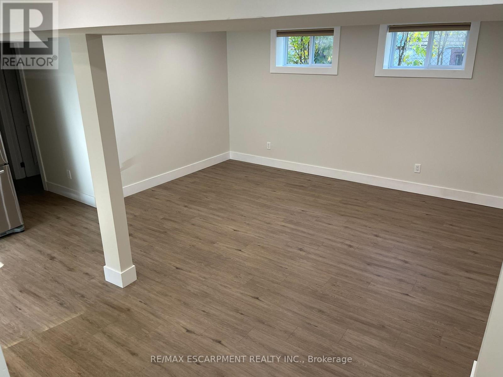 2 - 8 Alderney Avenue, Hamilton, Ontario  L9A 2A5 - Photo 4 - X13090334