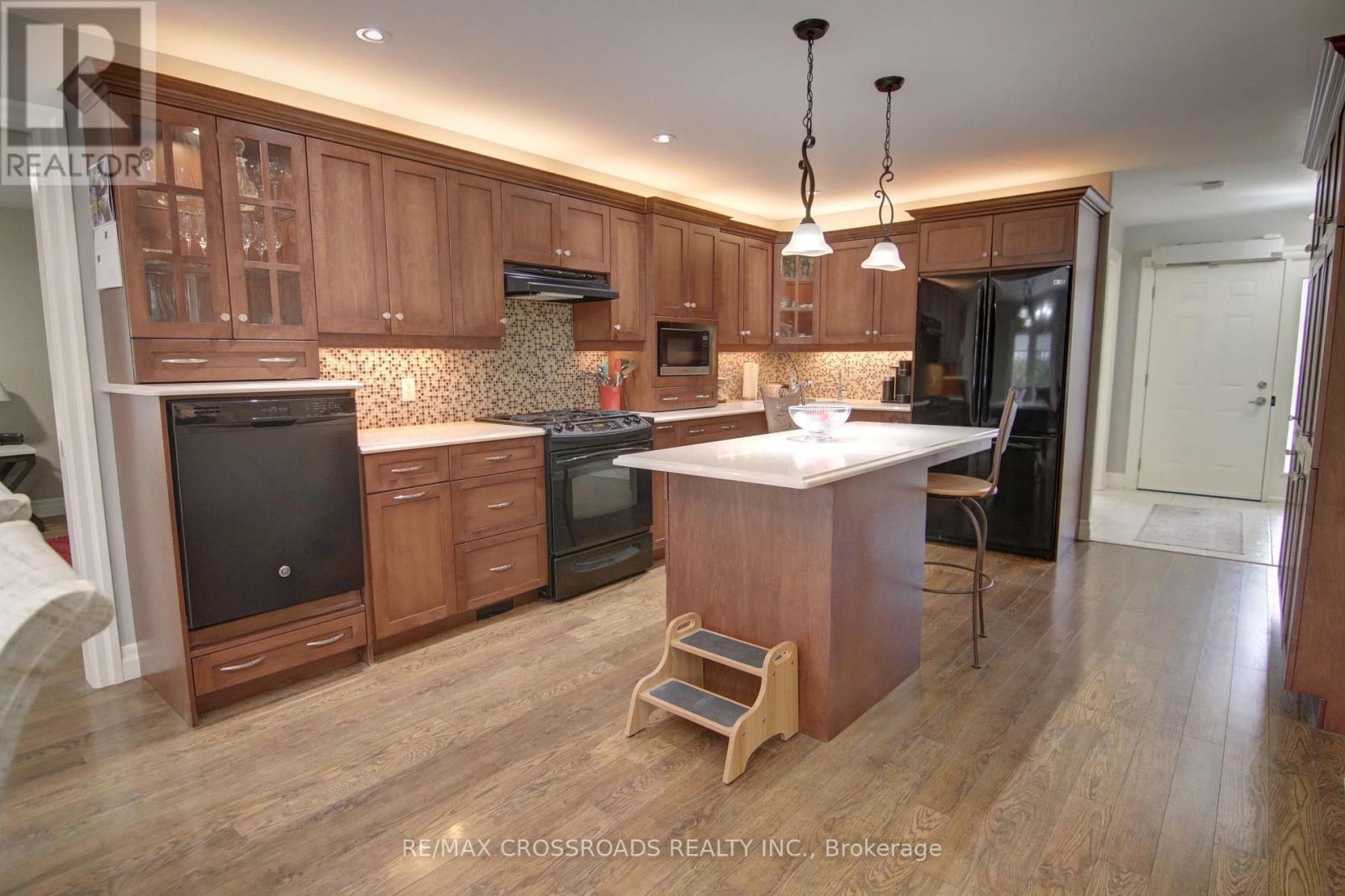 8 Green Arbour Way, Kawartha Lakes, Ontario  K9V 0E6 - Photo 24 - X13090362