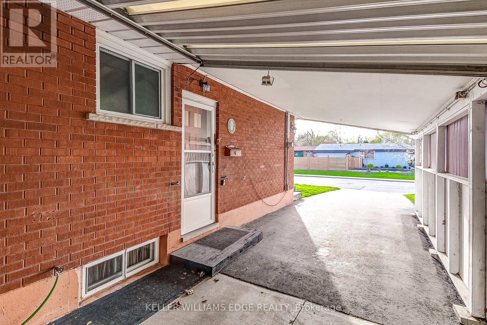 43 Lawfield Drive, Hamilton, Ontario  L8V 4C3 - Photo 3 - X13090532