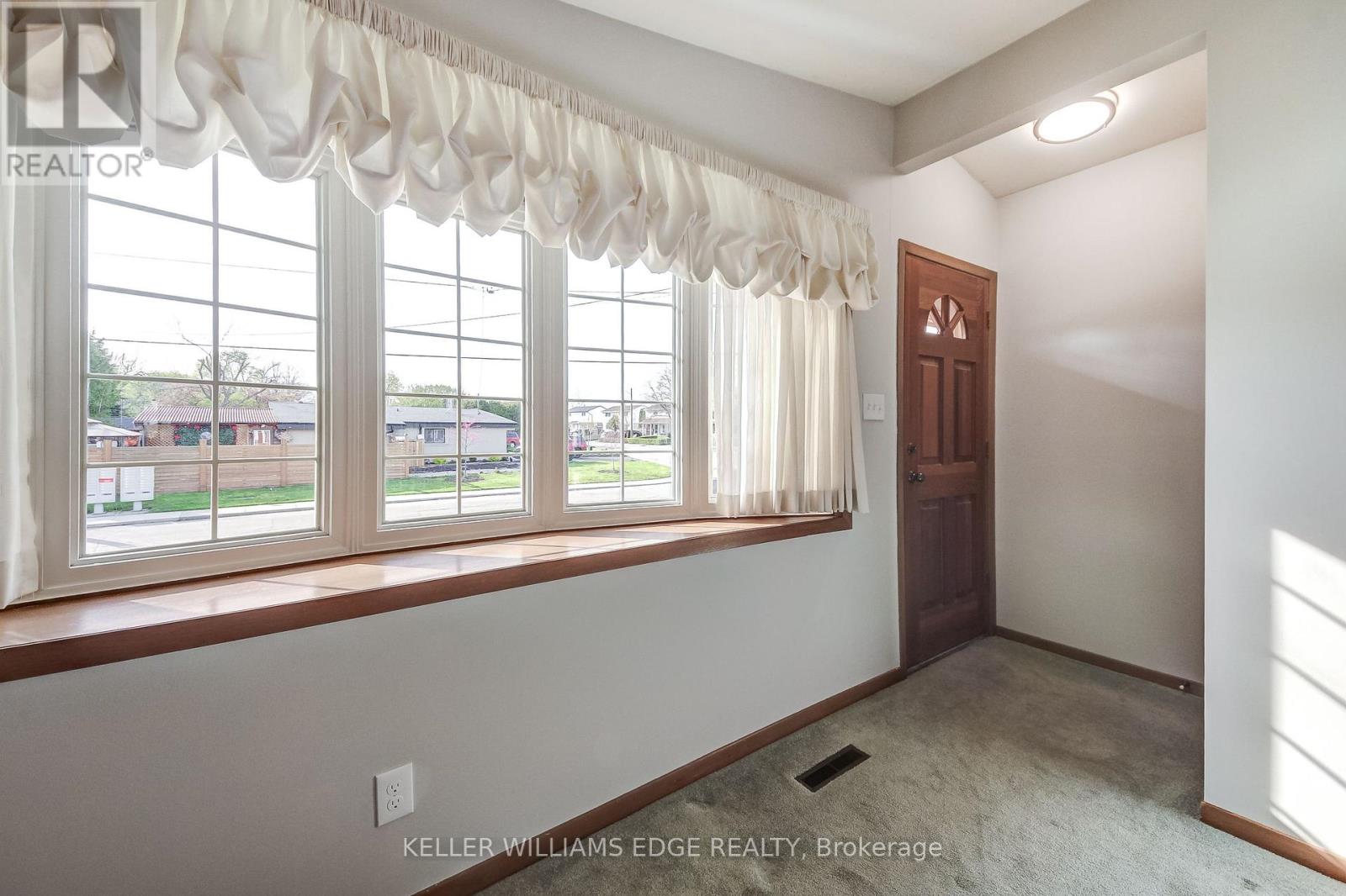 43 Lawfield Drive, Hamilton, Ontario  L8V 4C3 - Photo 4 - X13090532