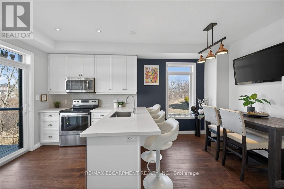 33 - 35 Midhurst Heights, Hamilton, Ontario  L8J 0K9 - Photo 3 - X13090596
