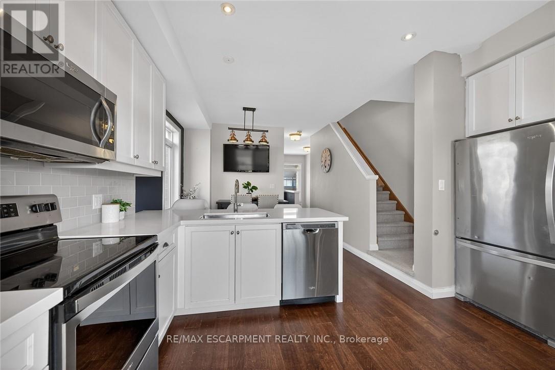 33 - 35 Midhurst Heights, Hamilton, Ontario  L8J 0K9 - Photo 6 - X13090596