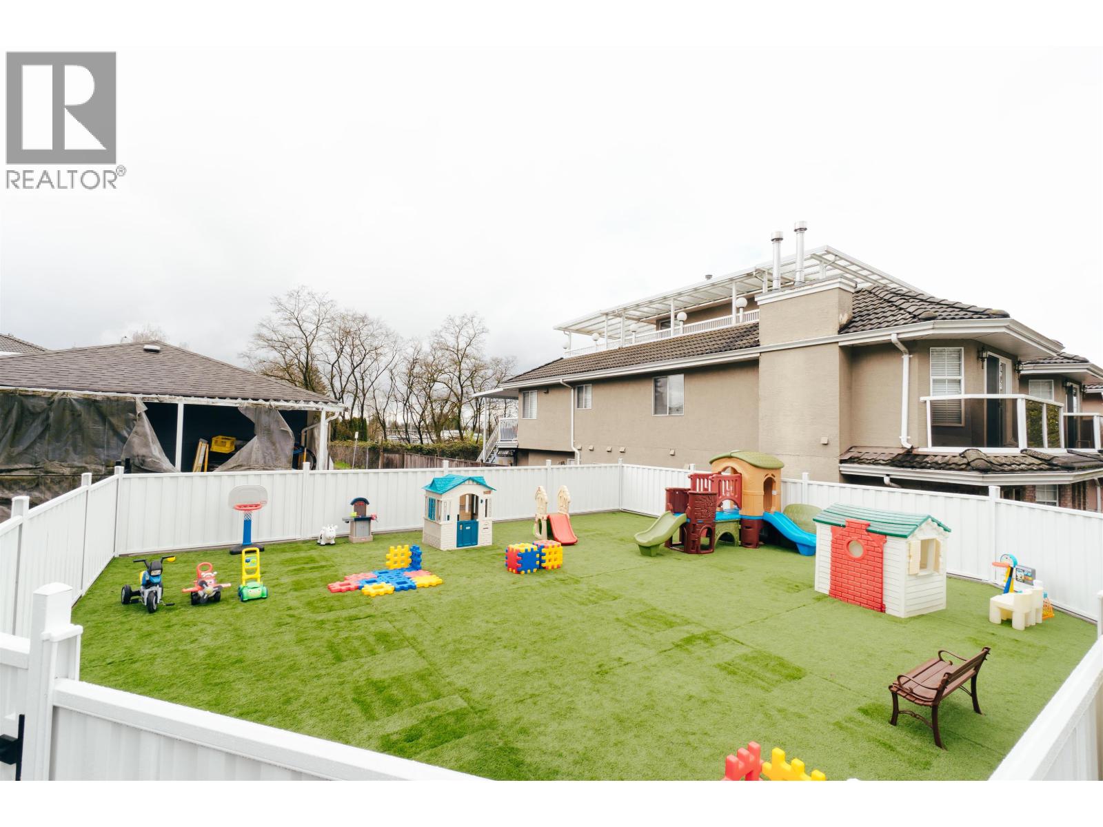 8691 ARMSTRONG AVENUE, Burnaby, British Columbia