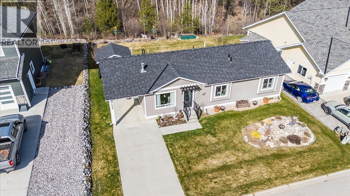 4008 16th Avenue, Castlegar, British Columbia  V1N 4A2 - Photo 3 - 10382931