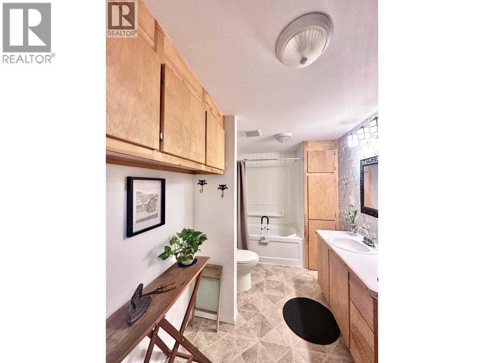310 Mountain View Road, Mcbride, British Columbia  V0J 2E0 - Photo 13 - R3071226