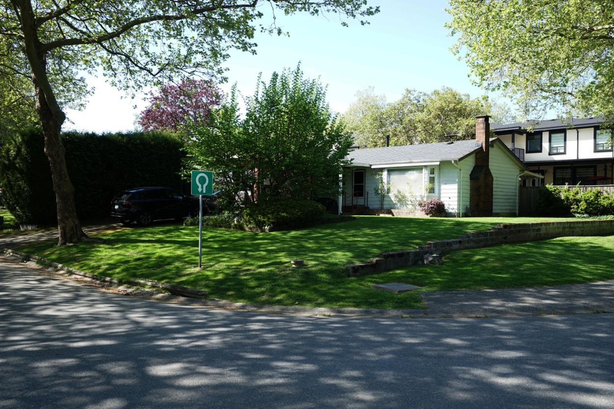 13339 Sutton Place, Surrey, British Columbia  V3V 6P8 - Photo 2 - R3118700