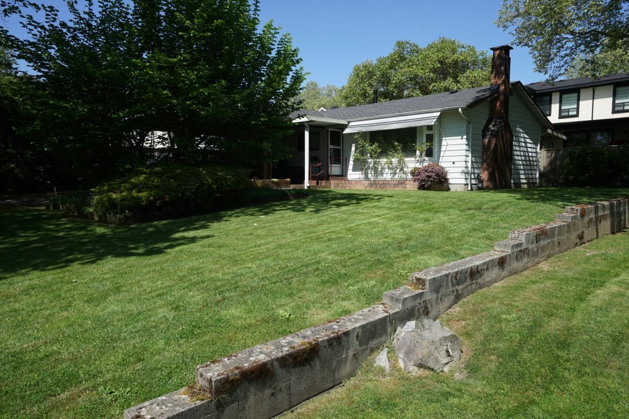 13339 Sutton Place, Surrey, British Columbia  V3V 6P8 - Photo 1 - R3118700