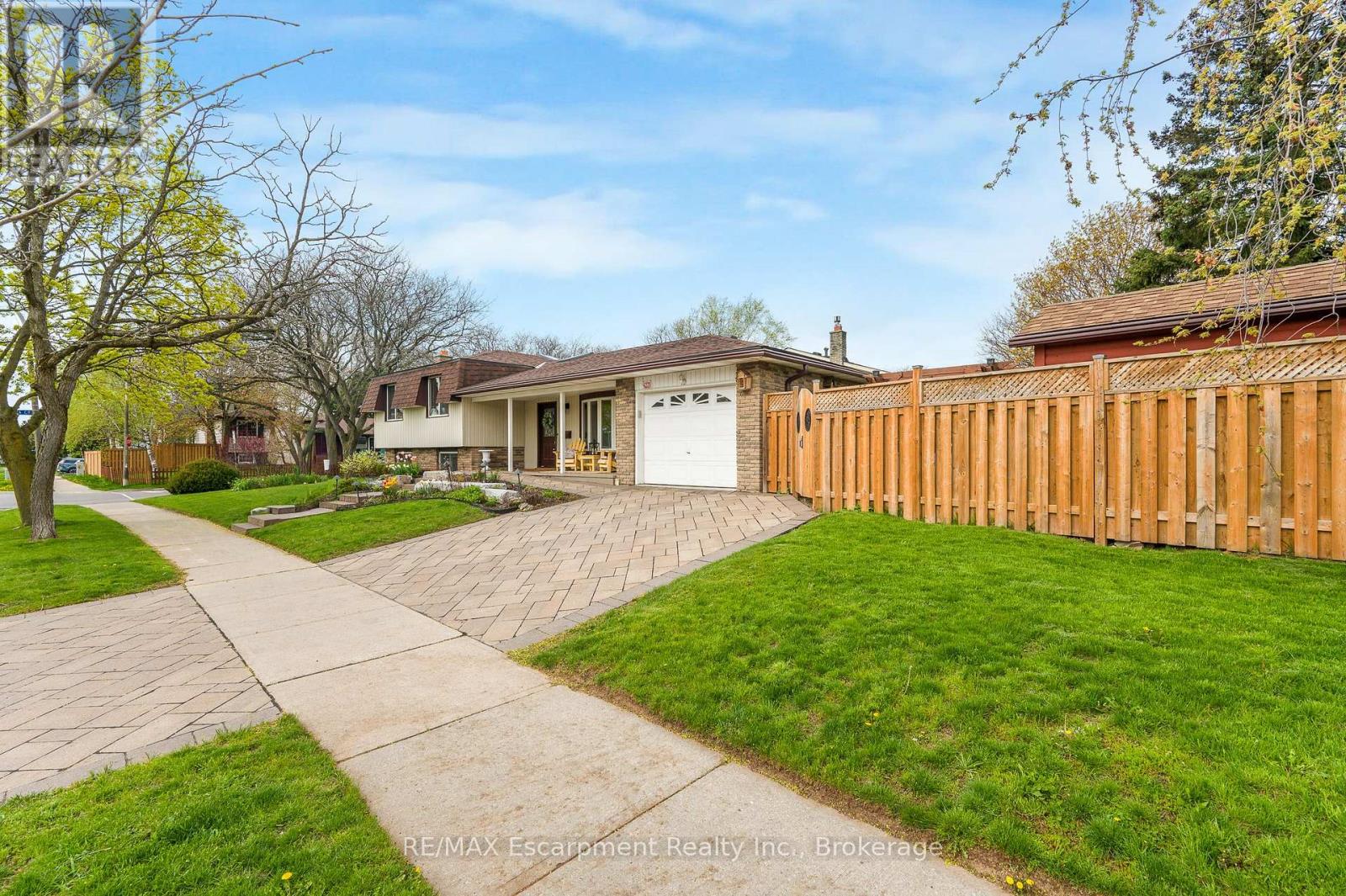 4271 Longmoor Drive, Burlington, Ontario  L7L 5A4 - Photo 2 - W13090614