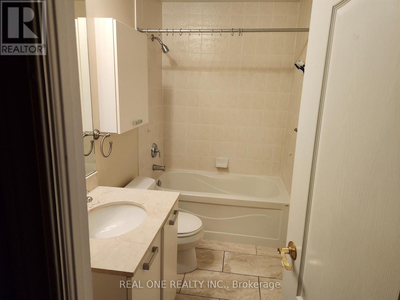 3606 - 38 Grenville Avenue, Toronto, Ontario  M4Y 1A5 - Photo 8 - C13022804
