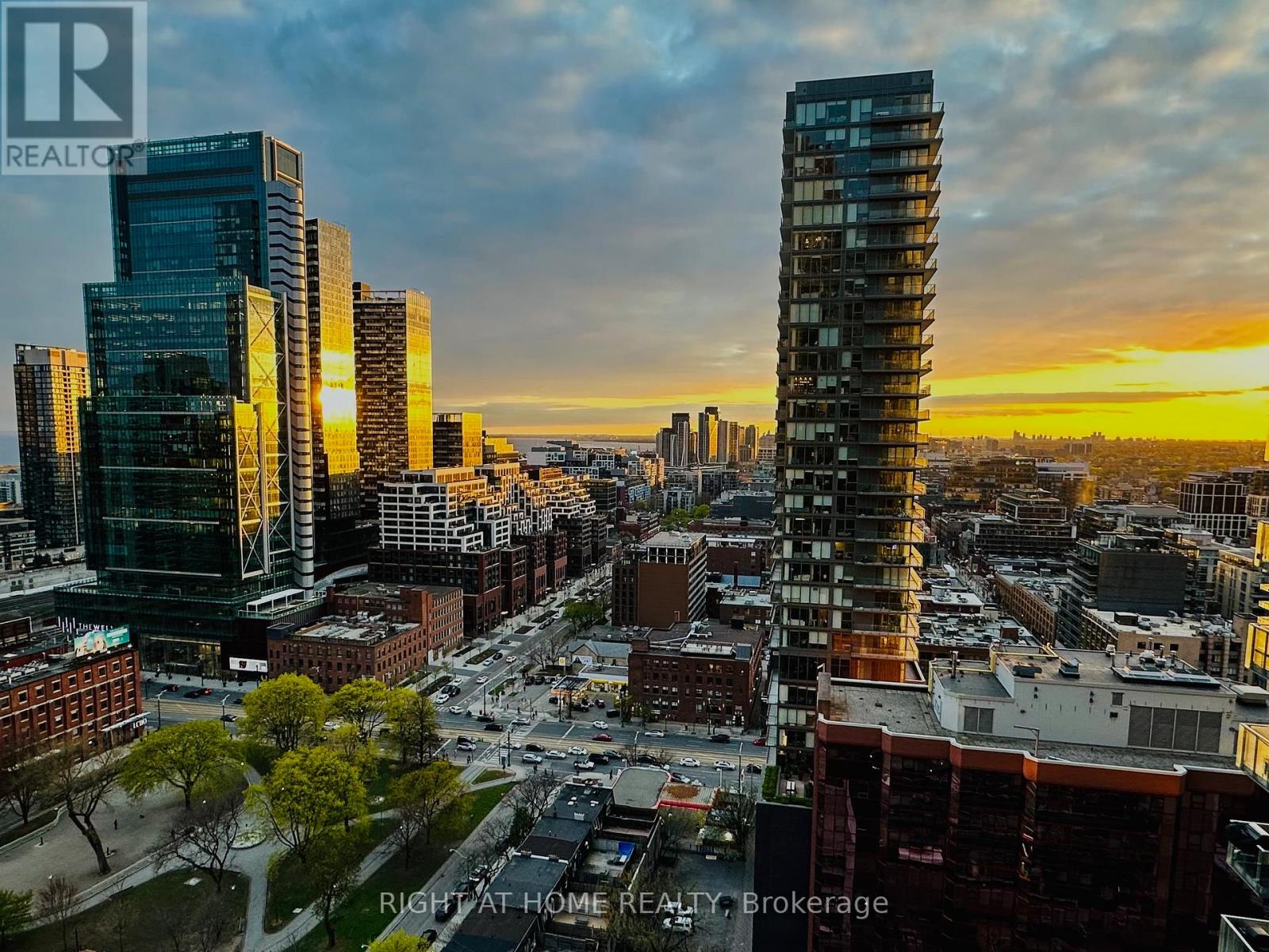 2409 - 88 Blue Jays Way, Toronto, Ontario  M5V 0L7 - Photo 29 - C13090516